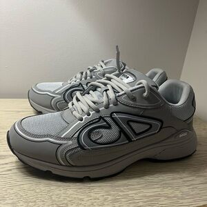 Gray Dior B30